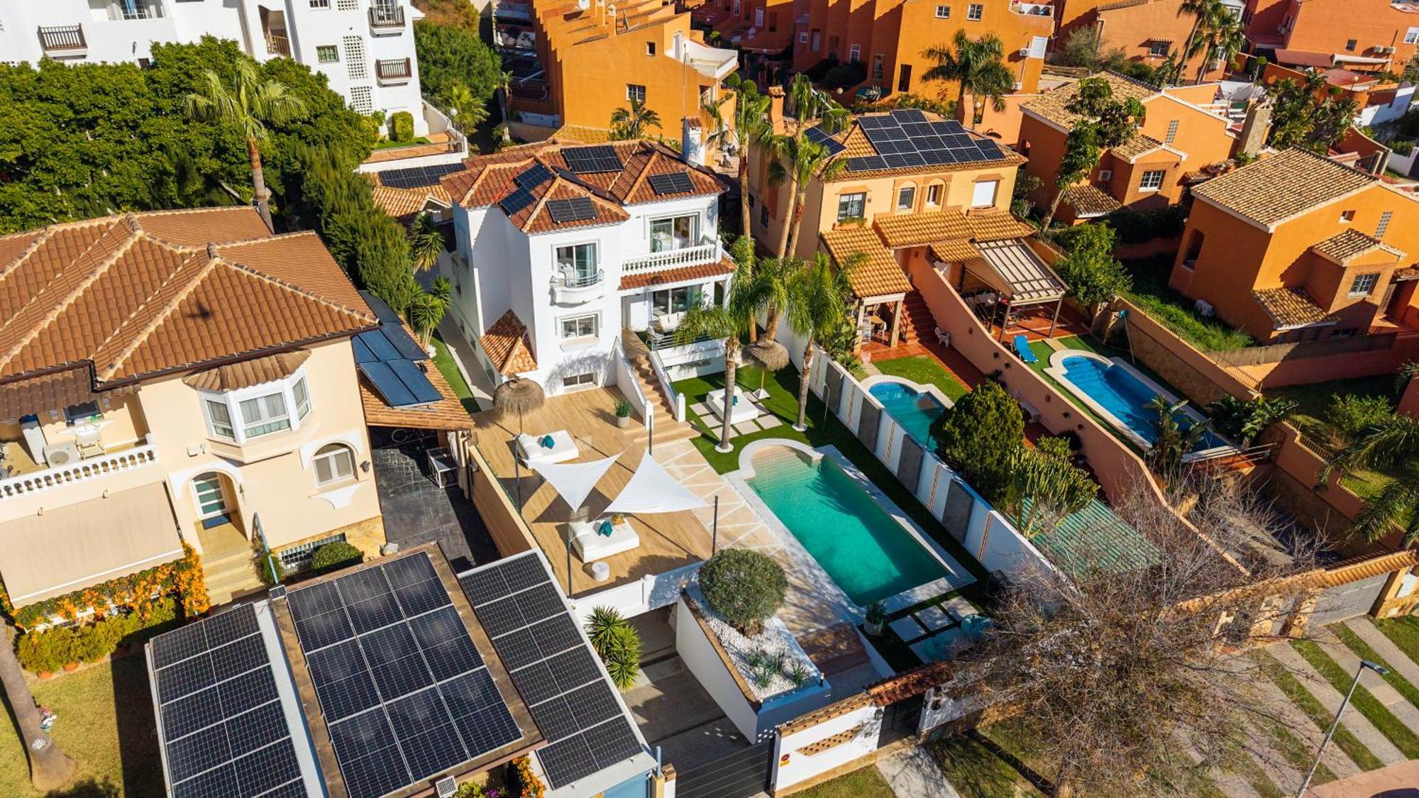 Vacation Marbella I Sunny Camelia Villa Heated Pool, Recently Renovated, Best Residential Neighborhood In Benalmadena, Short Walk To The Beach, Cinema Room Buitenkant foto
